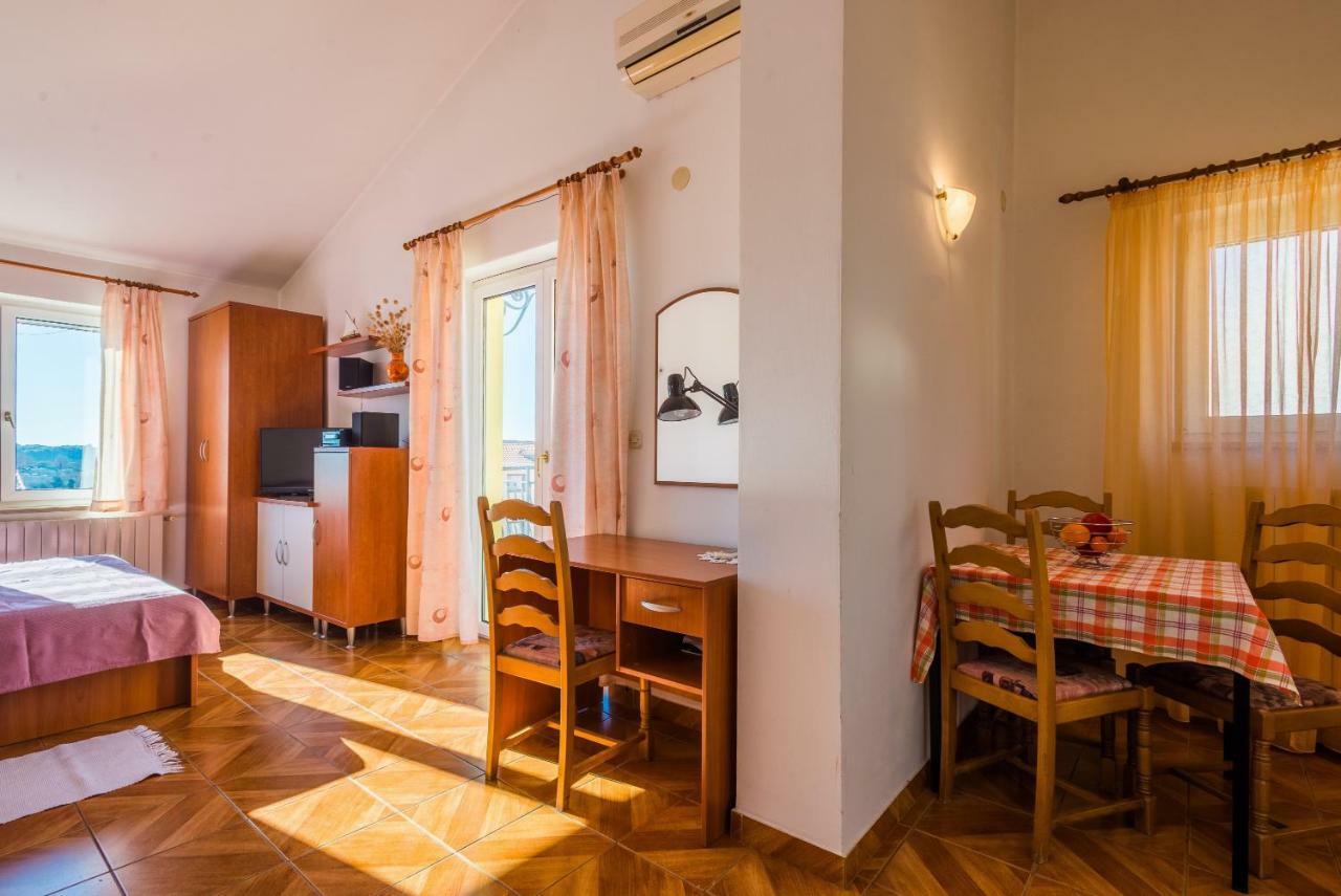 Apartment Majoran Πούλα Εξωτερικό φωτογραφία